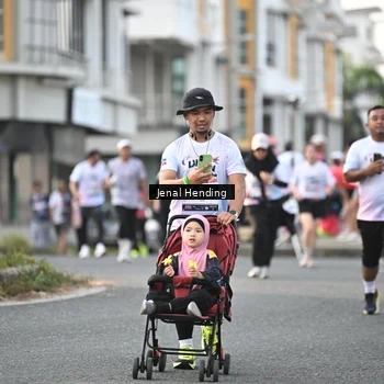 Runner Photo 7703816