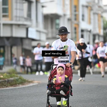 Runner Photo 7703818