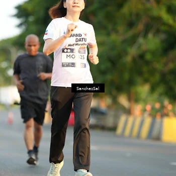 Runner Photo 7703819