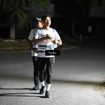 Runner Photo 7703828
