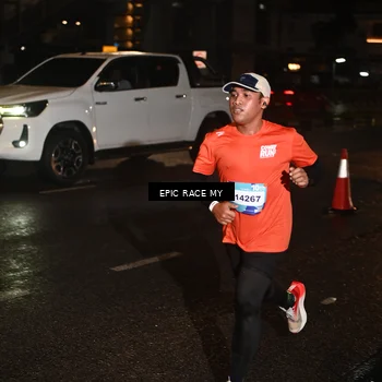 Runner Photo 7703831