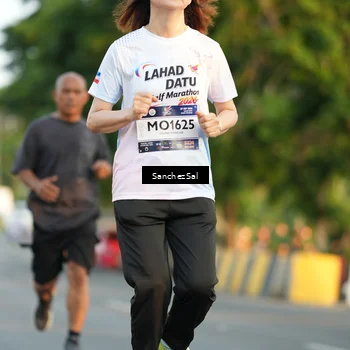 Runner Photo 7703838
