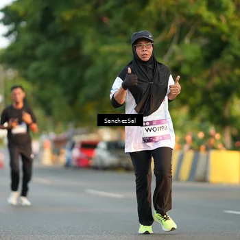 Runner Photo 7703860