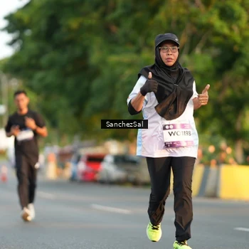Runner Photo 7703863