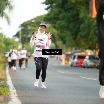 Runner Photo 7703873
