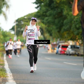 Runner Photo 7703876