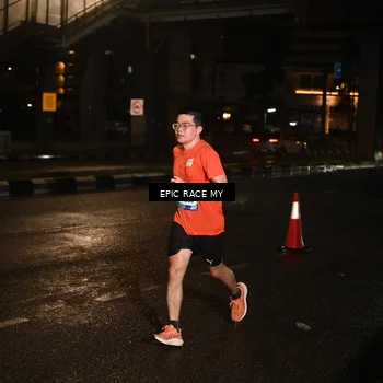 Runner Photo 7703878