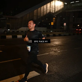 Runner Photo 7703913