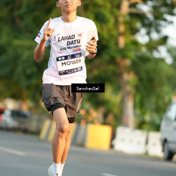 Runner Photo 7703928
