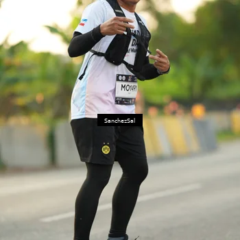 Runner Photo 7704000