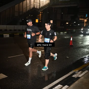 Runner Photo 7704007