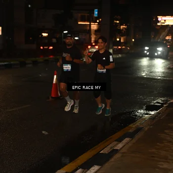 Runner Photo 7704010
