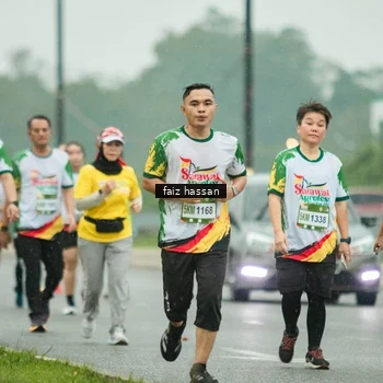 Runner Photo 7704012