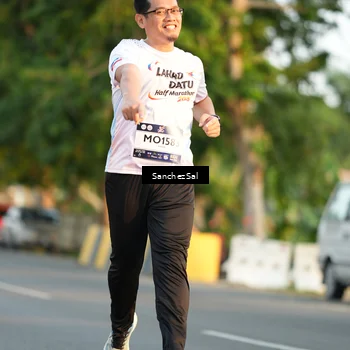 Runner Photo 7704017
