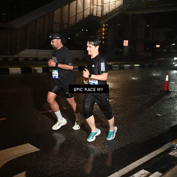 Runner Photo 7704033