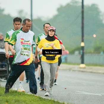 Runner Photo 7704043