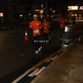 Runner Photo 7704046