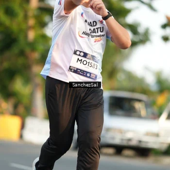 Runner Photo 7704052