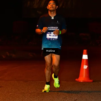Runner Photo 7704056