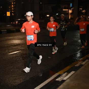Runner Photo 7704062