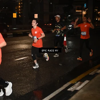 Runner Photo 7704068