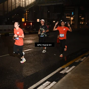 Runner Photo 7704077