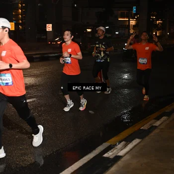 Runner Photo 7704081