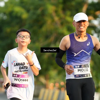 Runner Photo 7704083