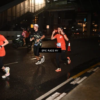 Runner Photo 7704086