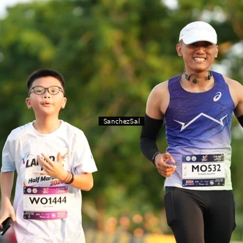 Runner Photo 7704089