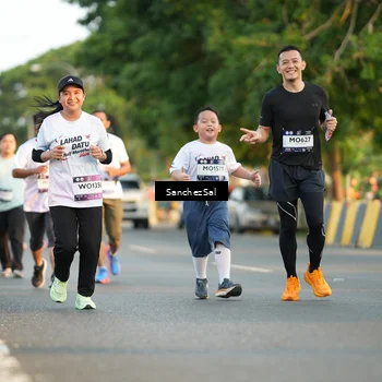 Runner Photo 7704093