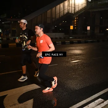 Runner Photo 7704098