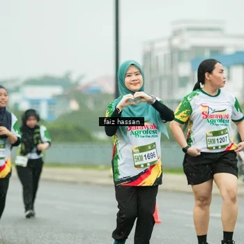 Runner Photo 7704101