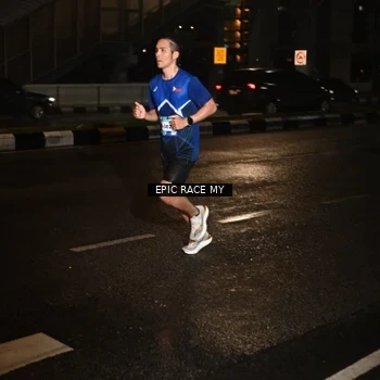 Runner Photo 7704117