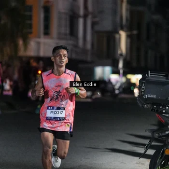 Runner Photo 7704142