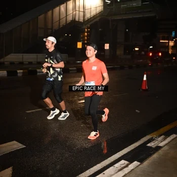 Runner Photo 7704153