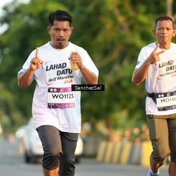 Runner Photo 7704158