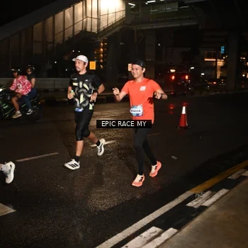 Runner Photo 7704168