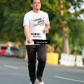 Runner Photo 7704174