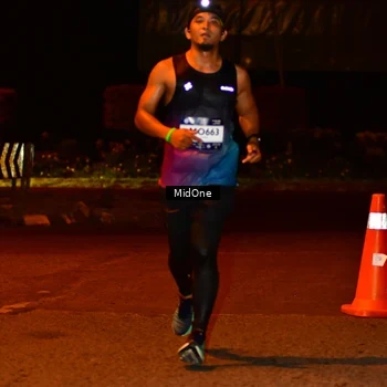 Runner Photo 7704180