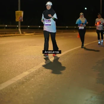 Runner Photo 7704181