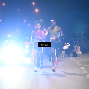 Runner Photo 7704182