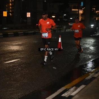 Runner Photo 7704187