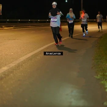 Runner Photo 7704189