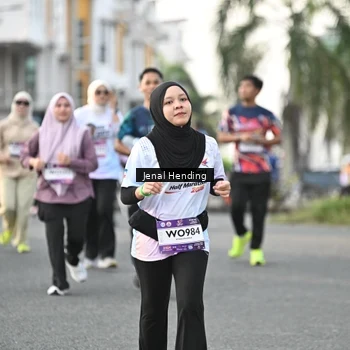 Runner Photo 7704191