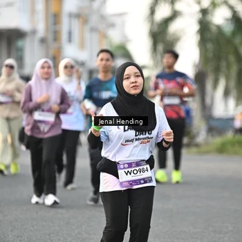Runner Photo 7704197