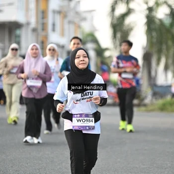 Runner Photo 7704198