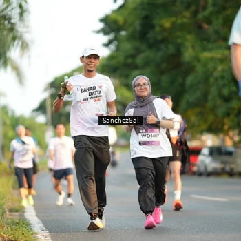 Runner Photo 7704204