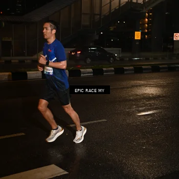 Runner Photo 7704210