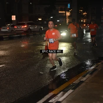 Runner Photo 7704215